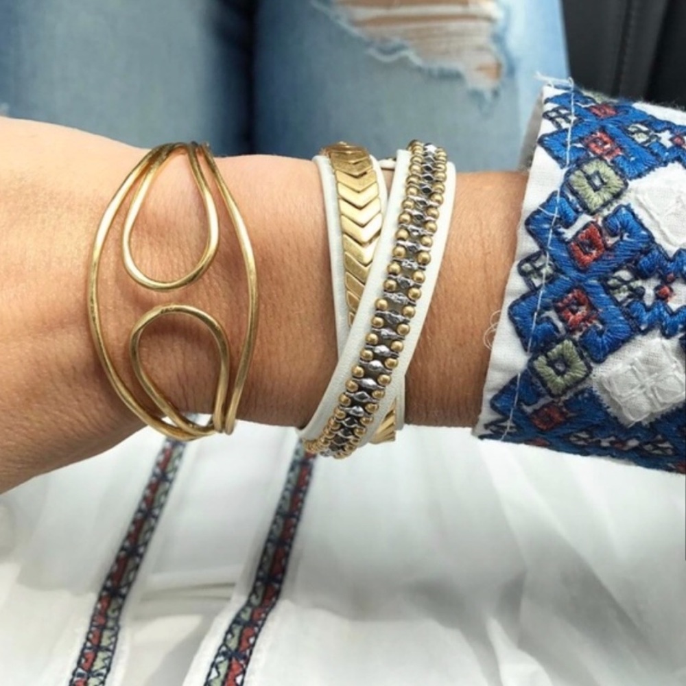 :: Stella & Dot⚜️[GOLD] Fitz Cuff Bracelet - Picture 4 of 8